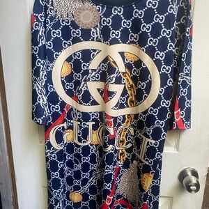 Fashionable Navy and Red Chain Logo Dress size Large (12 -14)